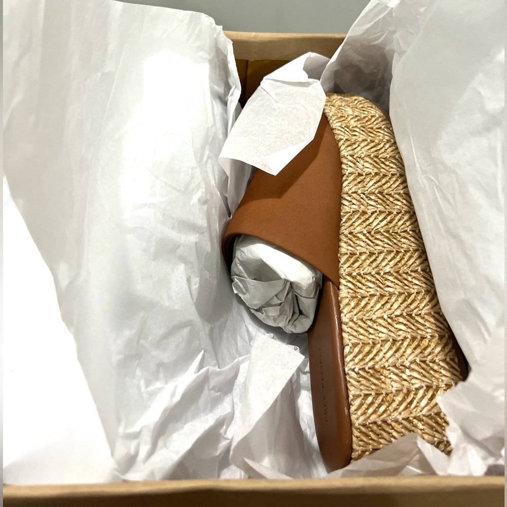 🌻🆕FREE PEOPLE Harbor Raffia Flatform Sandals-Tan Color-Size 8 & 9 - Picture 8 of 17